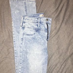 HOLLISTER HIGH WAISTED SKINNY JEANS